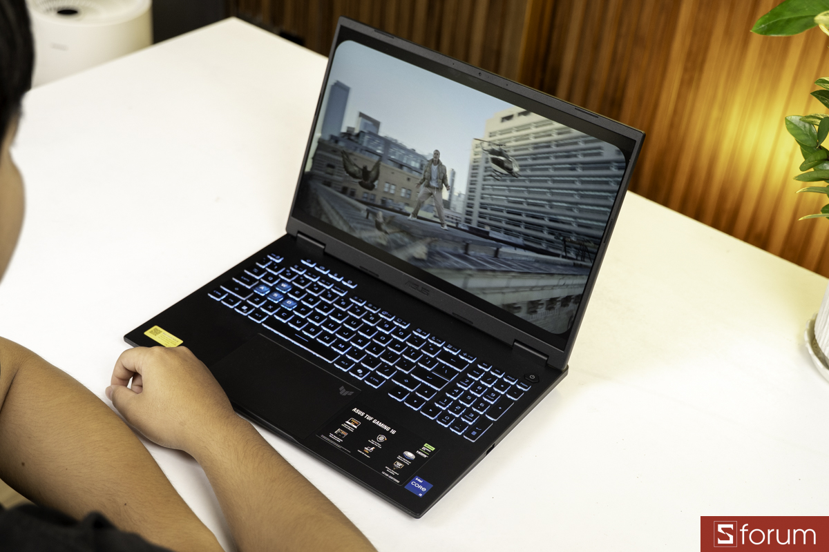 Nghe nhạc cùng ASUS TUF Gaming 16