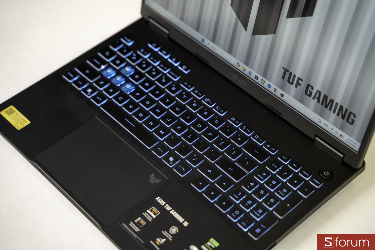 Bàn phím và touchpad trên ASUS TUF Gaming 16 FX610JH