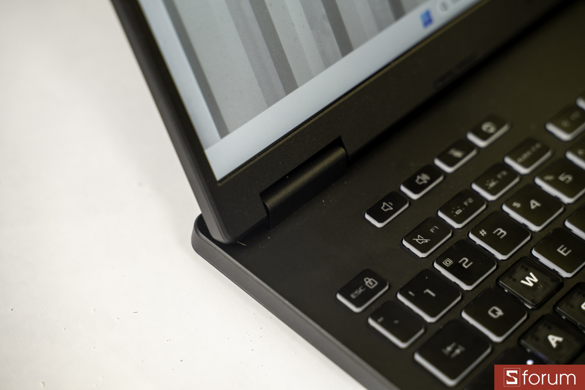 Bàn phím và touchpad trên ASUS TUF Gaming 16 FX610JH