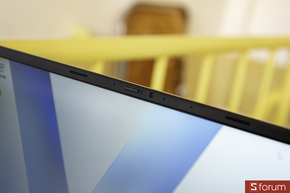 Lẫy che webcam trên ASUS VivoBook 14