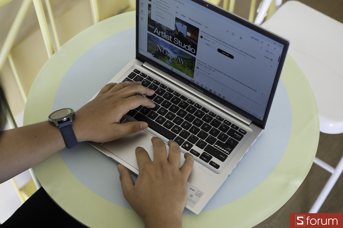 Bàn phím trên ASUS VivoBook 14