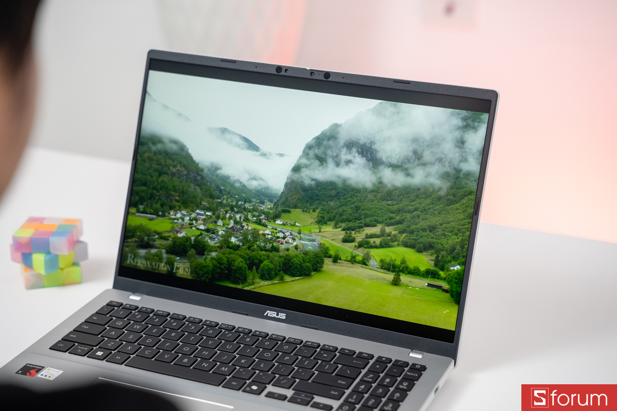 Chất lượng hiển thị trên ASUS VivoBook 16