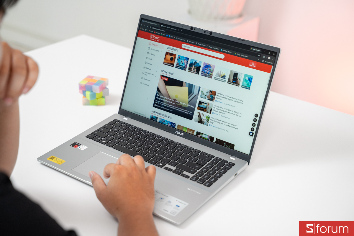 Làm việc văn phòng trên ASUS VivoBook 16