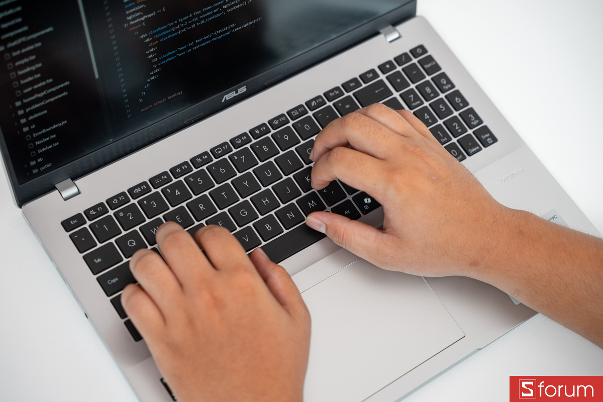 Cảm giác gõ phím trên ASUS VivoBook 16