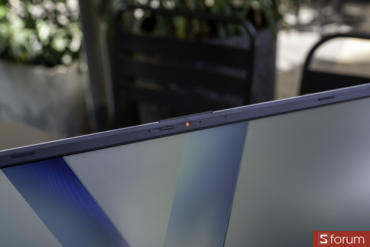 Webcam trên ASUS VivoBook Go 14