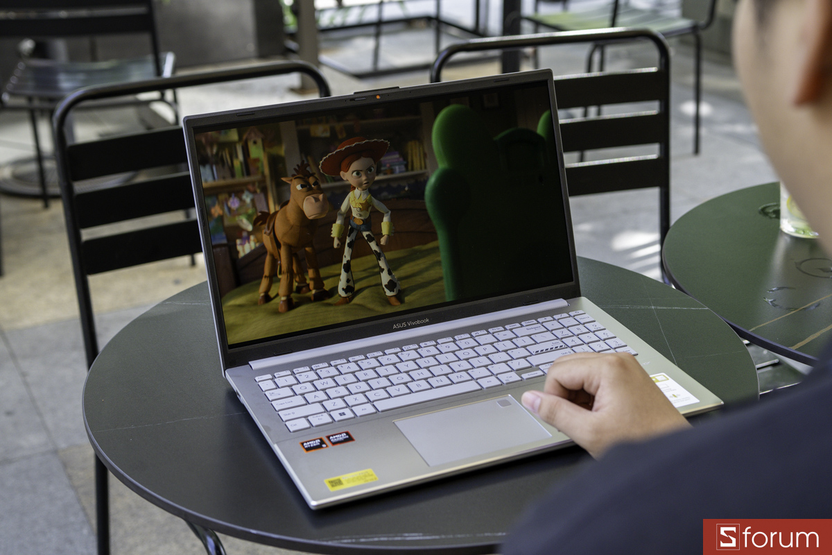 Màn hình ASUS VivoBook Go 14