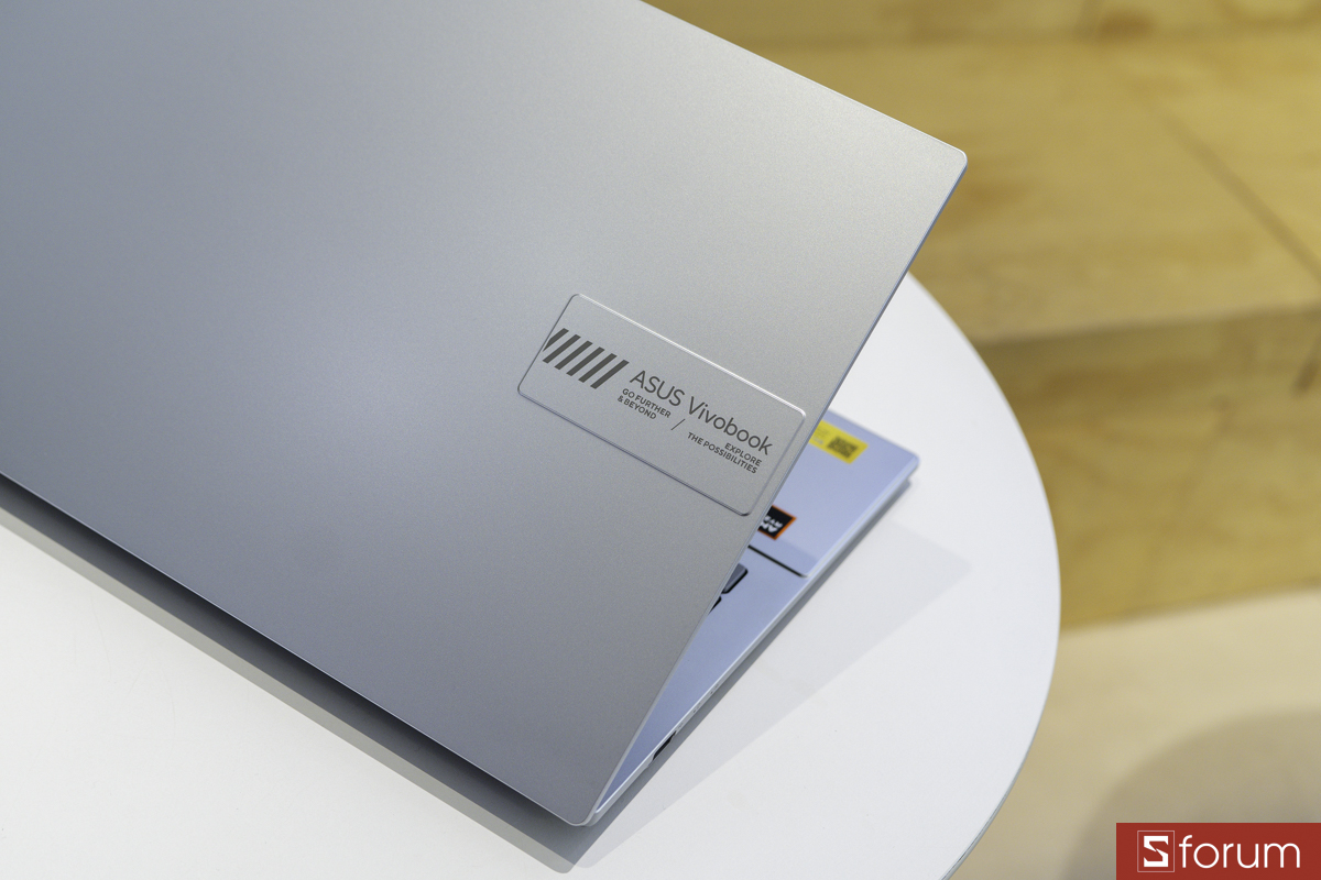 Mặt lưng ASUS VivoBook Go 14