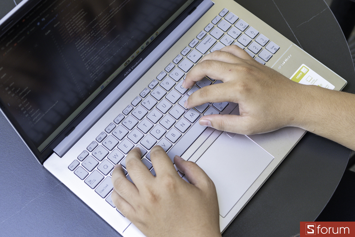 Cảm giác gõ phím trên ASUS VivoBook Go 14