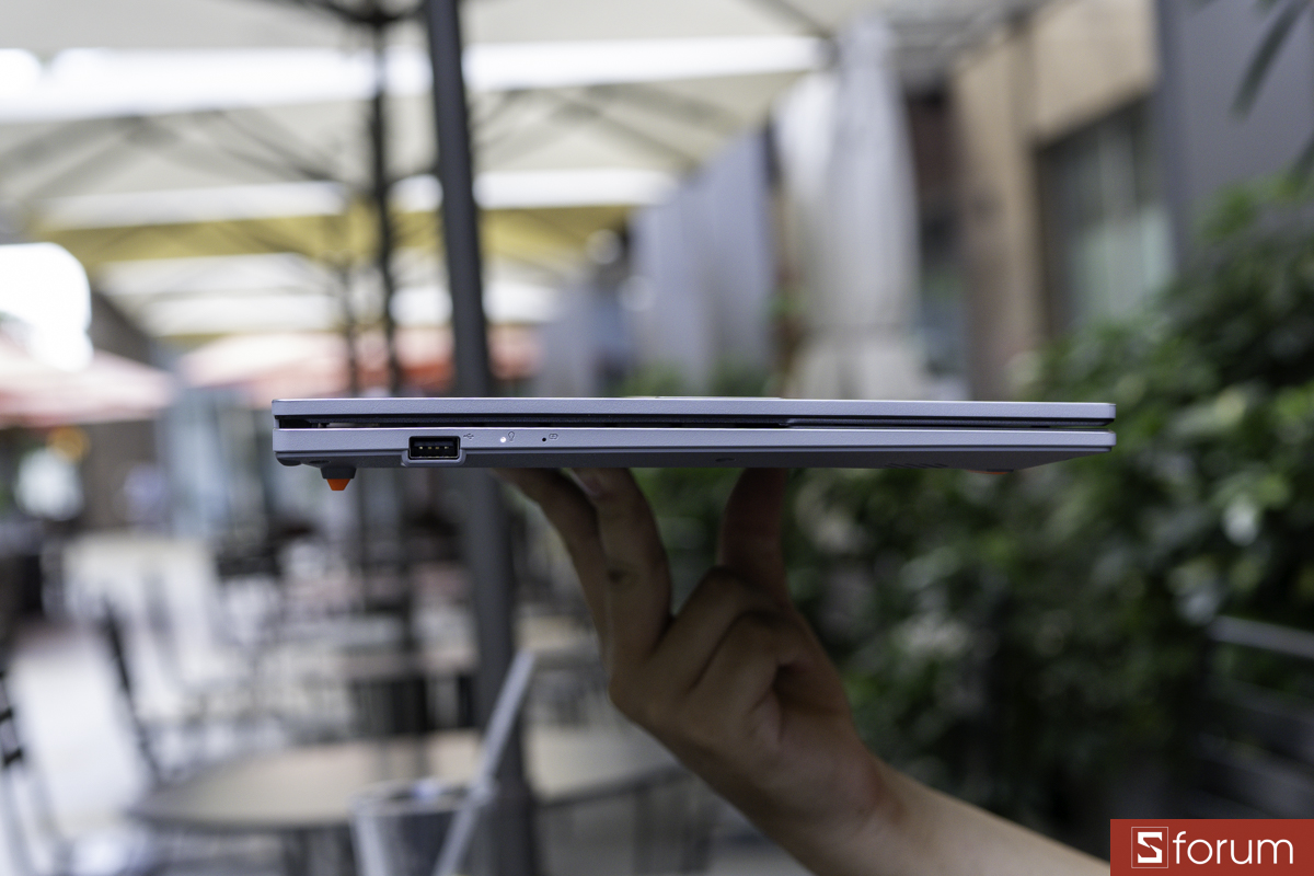 Độ dày của ASUS VivoBook Go 14