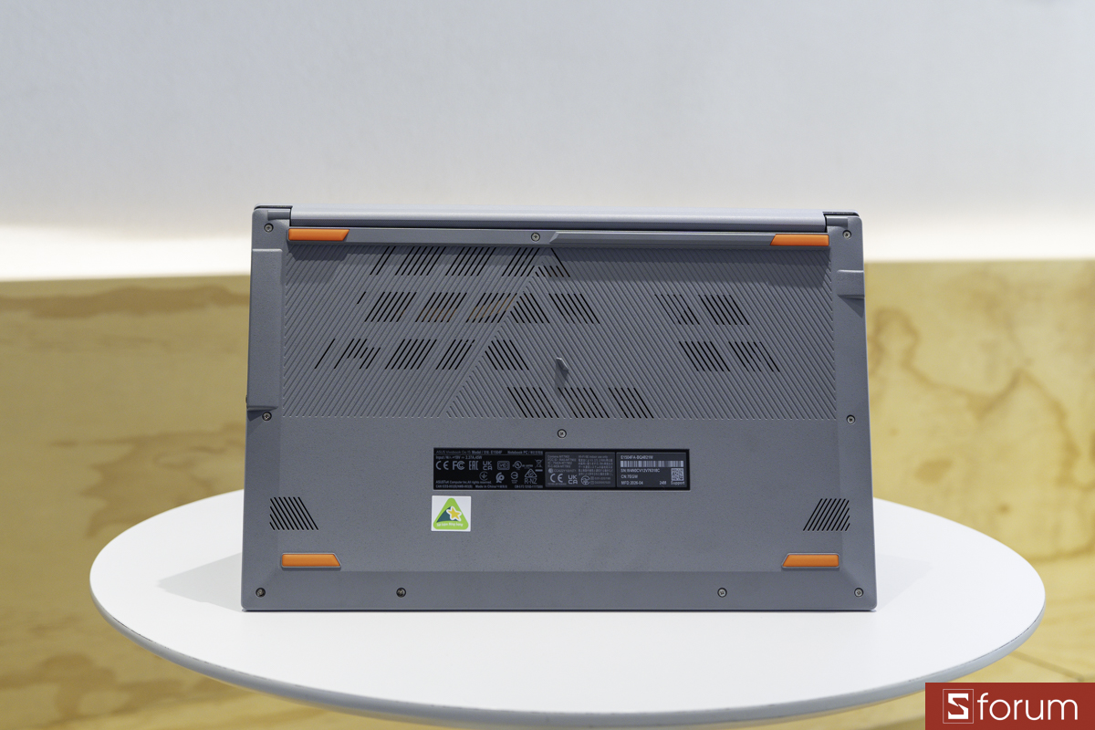 Mặt đáy ASUS VivoBook Go 14