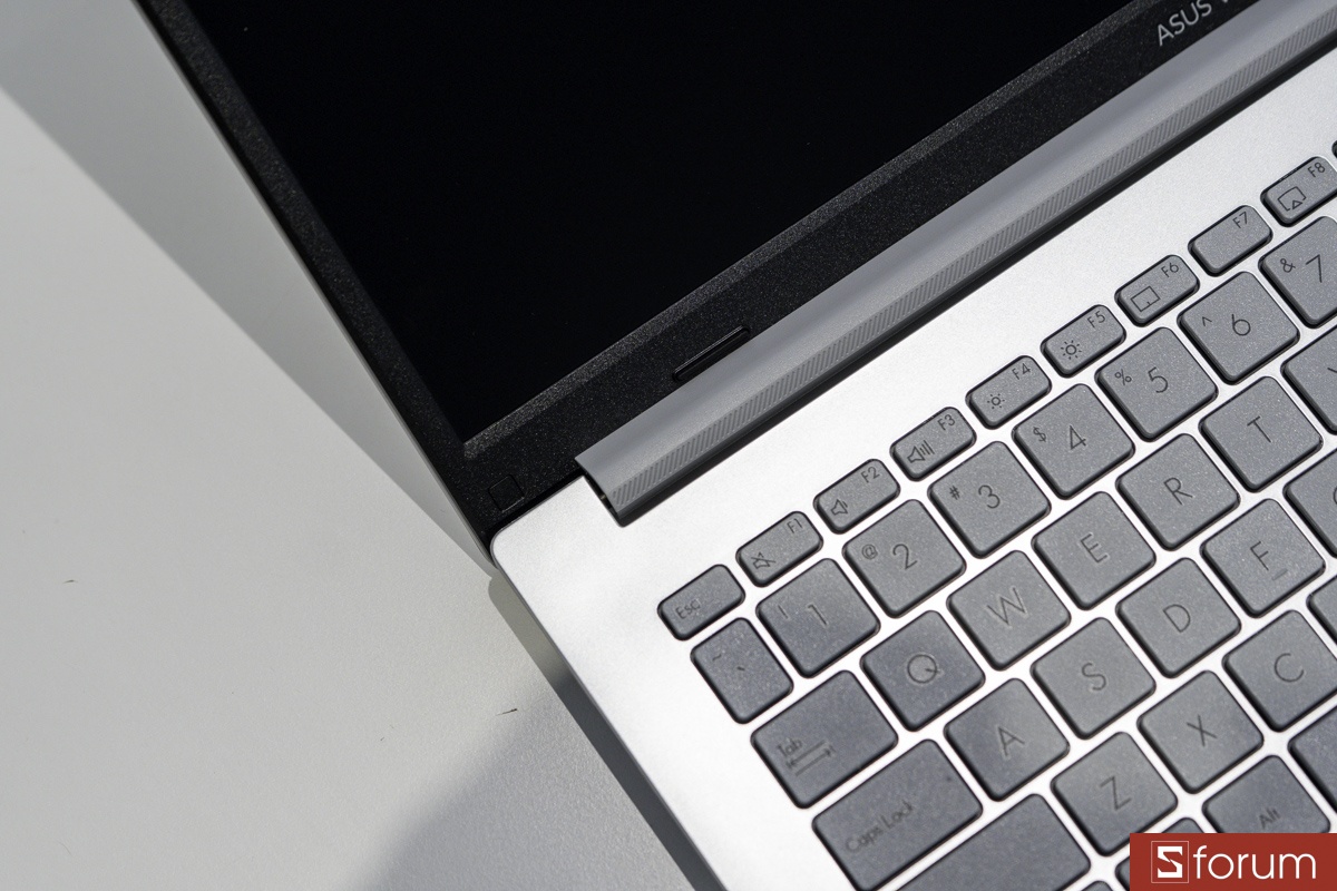 Bản lề của ASUS VivoBook Go 14