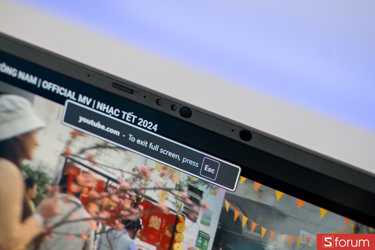 Webcam trên ASUS ZenBook 14