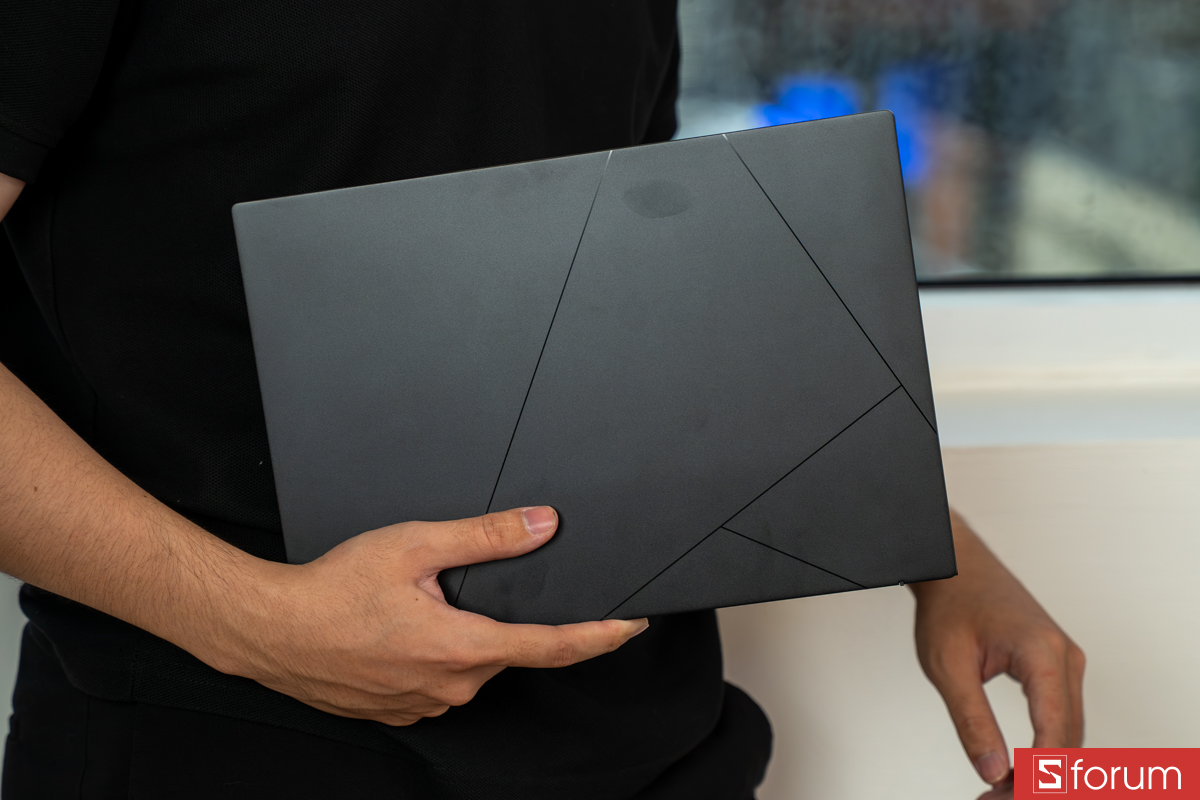 Ngoại hình ASUS ZenBook 14