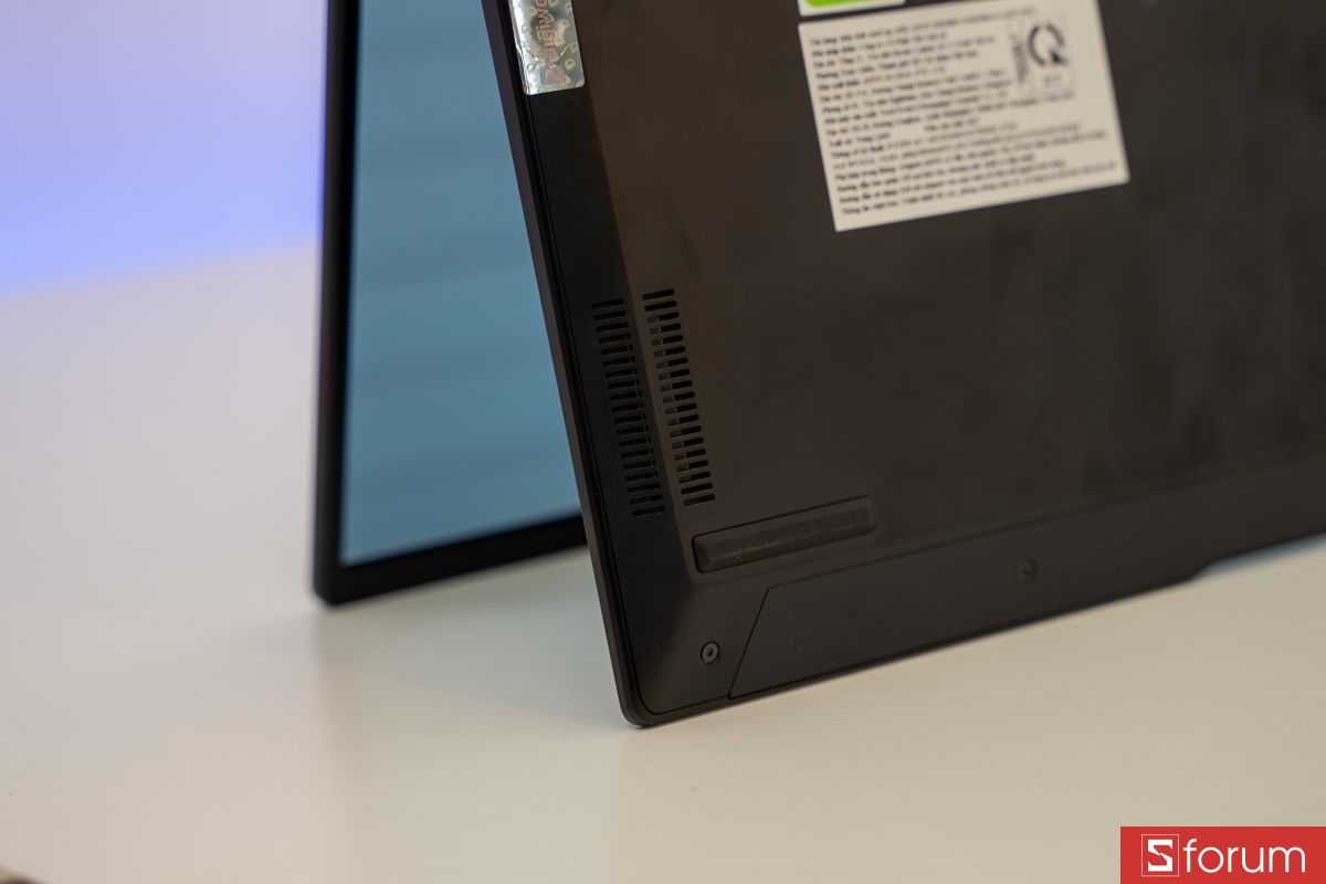 Mặt đáy ASUS ZenBook 14