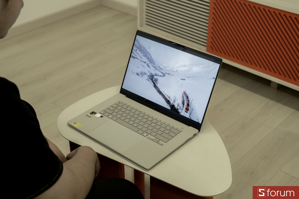 Trên tay ASUS ZenBook A16