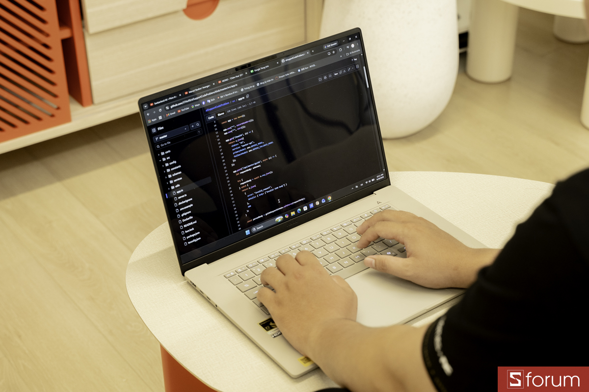 Làm việc cùng ASUS ZenBook A16