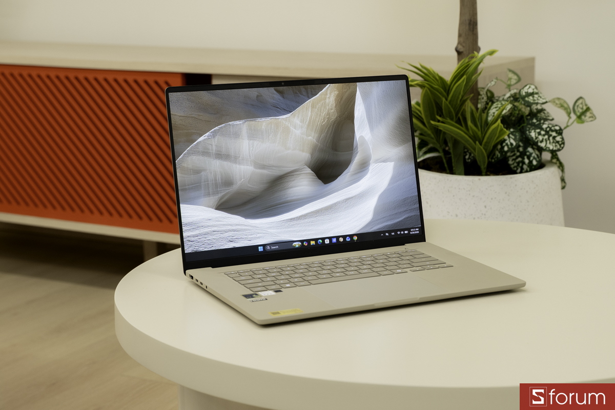 Bản lề của ASUS ZenBook A16