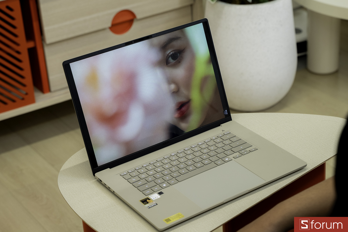 Khả năng tái tạo màu sắc trên ASUS ZenBook A16