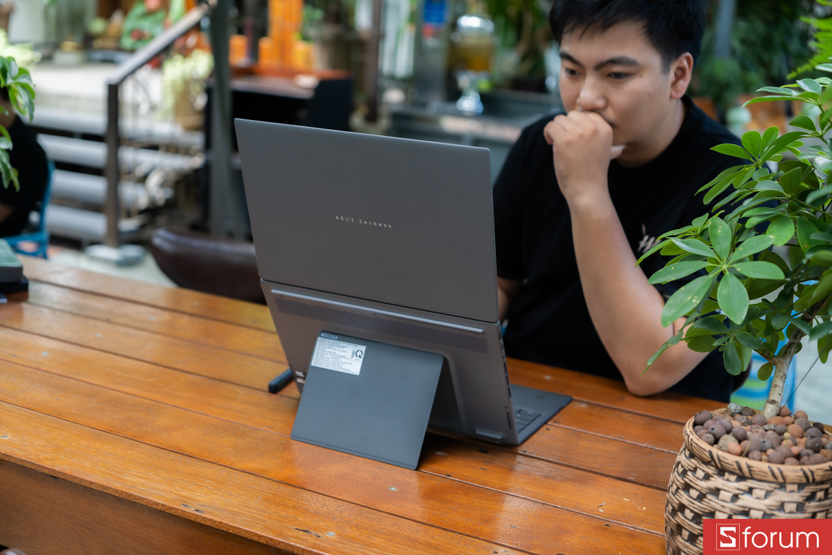 Bản lề sau ASUS ZenBook Duo 2026