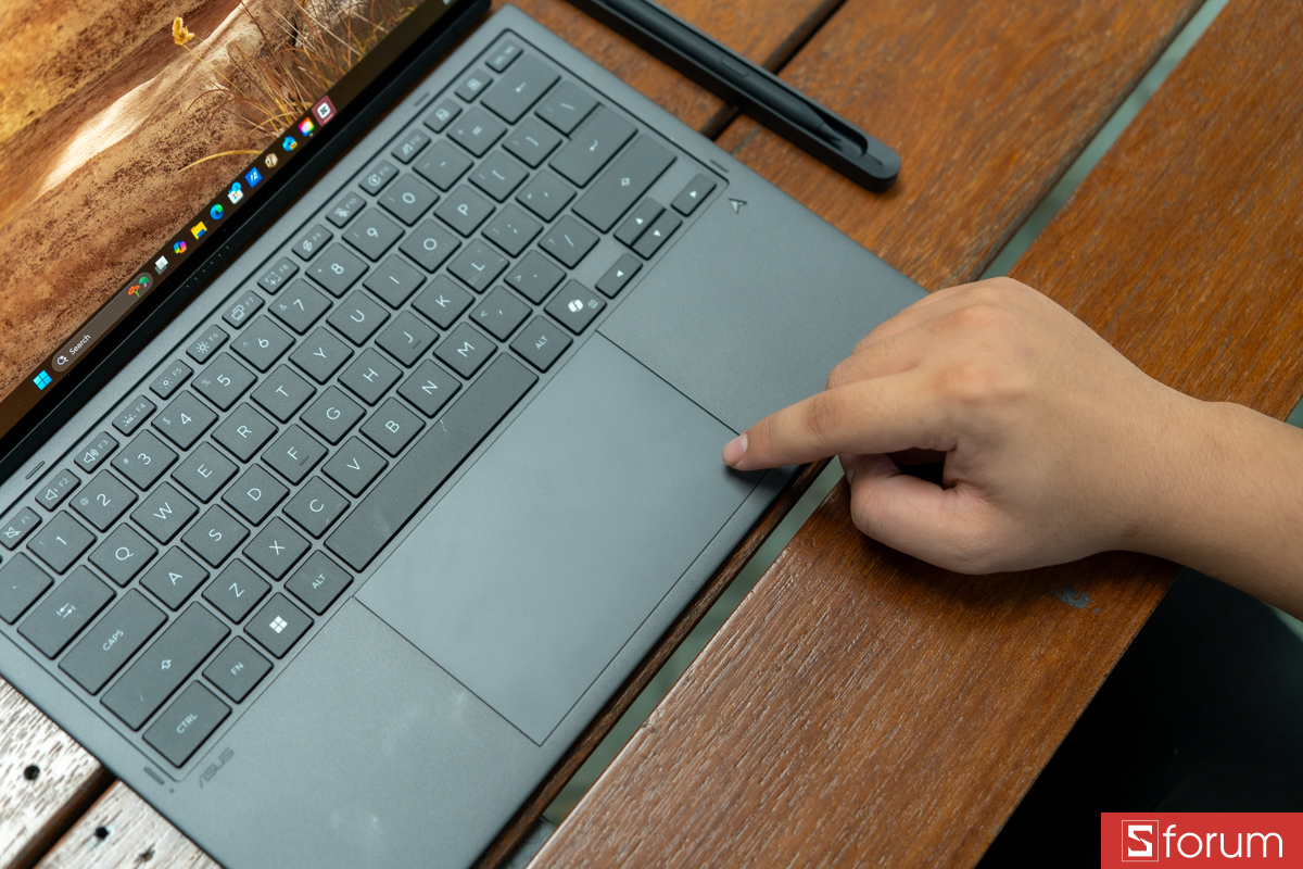 Bàn phím rời trên ASUS ZenBook Duo 2026
