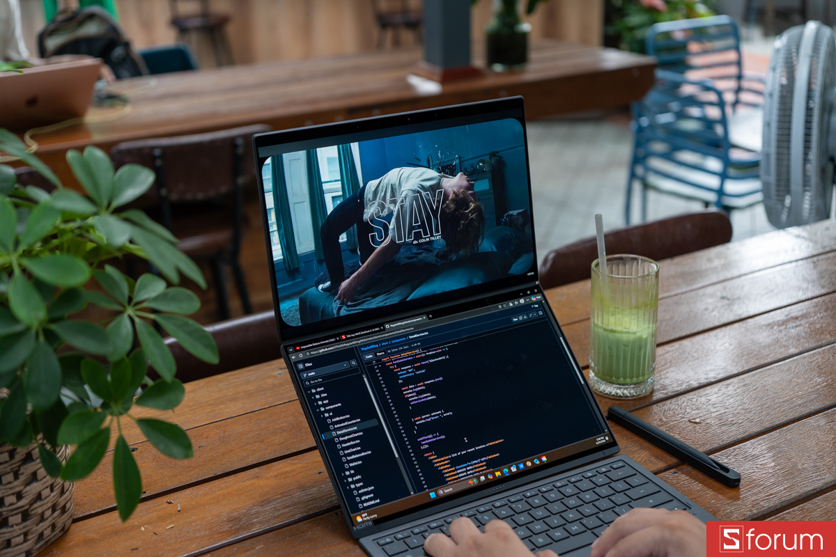 Nghe nhạc cùng ASUS ZenBook Duo 2026