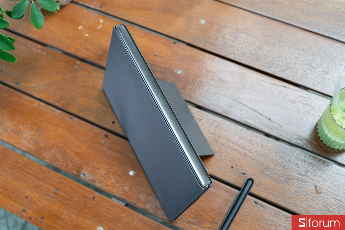 Bản lề mới trên ASUS ZenBook Duo 2026