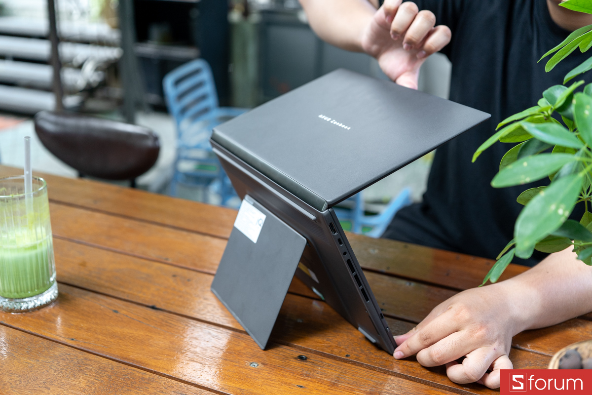Bản lề mới trên ASUS ZenBook Duo 2026