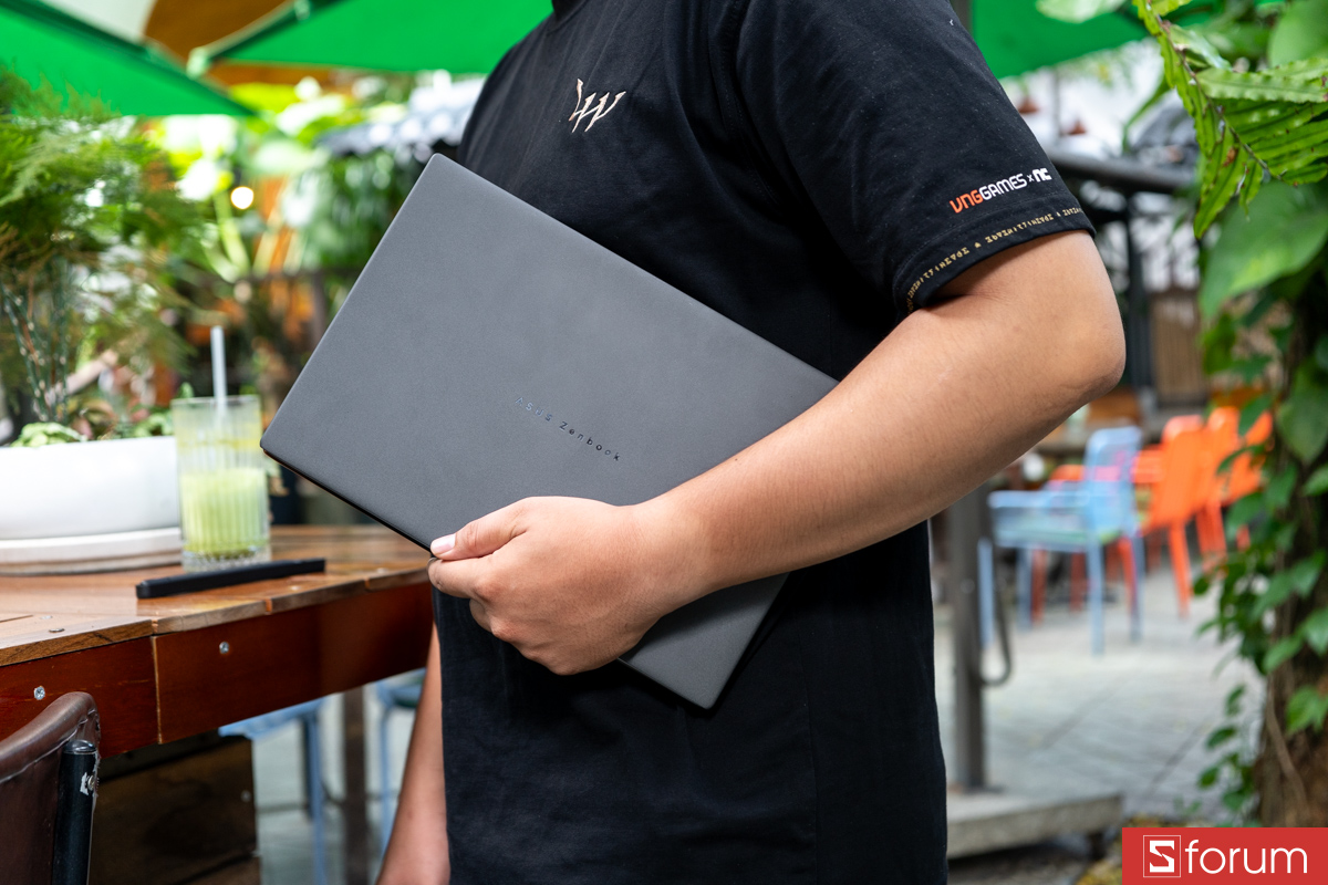 Trên tay ASUS ZenBook Duo 2026