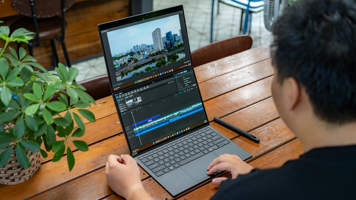 Trên tay ASUS ZenBook Duo UX8407: Intel Core Ultra X9 388H "khủng long", bản lề như Galaxy Fold , giá 89 triệu Trên tay ASUS ZenBook Duo UX8407: Intel Core Ultra X9 388H "khủng long", bản lề như Galaxy Fold , giá 89 triệu