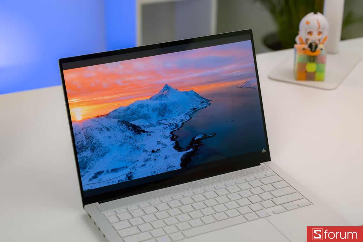 Màn hình ASUS ZenBook S 14