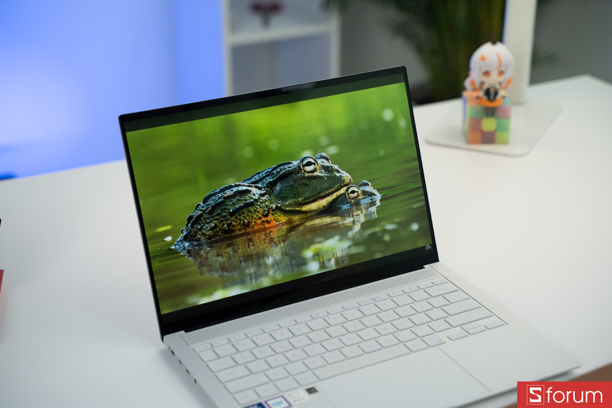 Màn hình ASUS ZenBook S 14