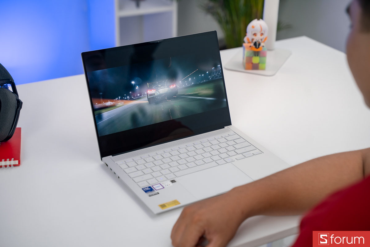 Chất lượng hiển thị ASUS ZenBook S 14