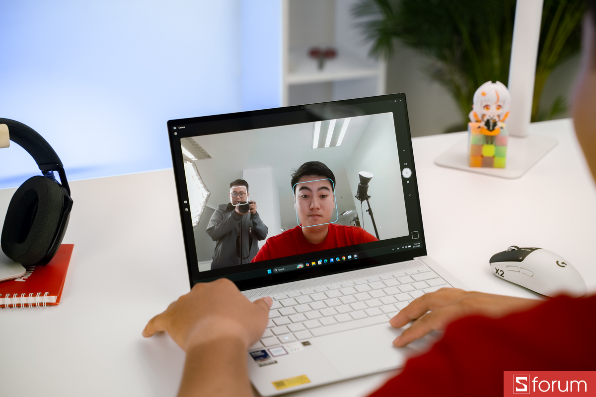 Webcam trên ASUS ZenBook S 14