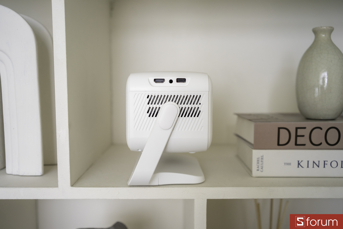 Cổng kết nối trên Beecube X2 Neo