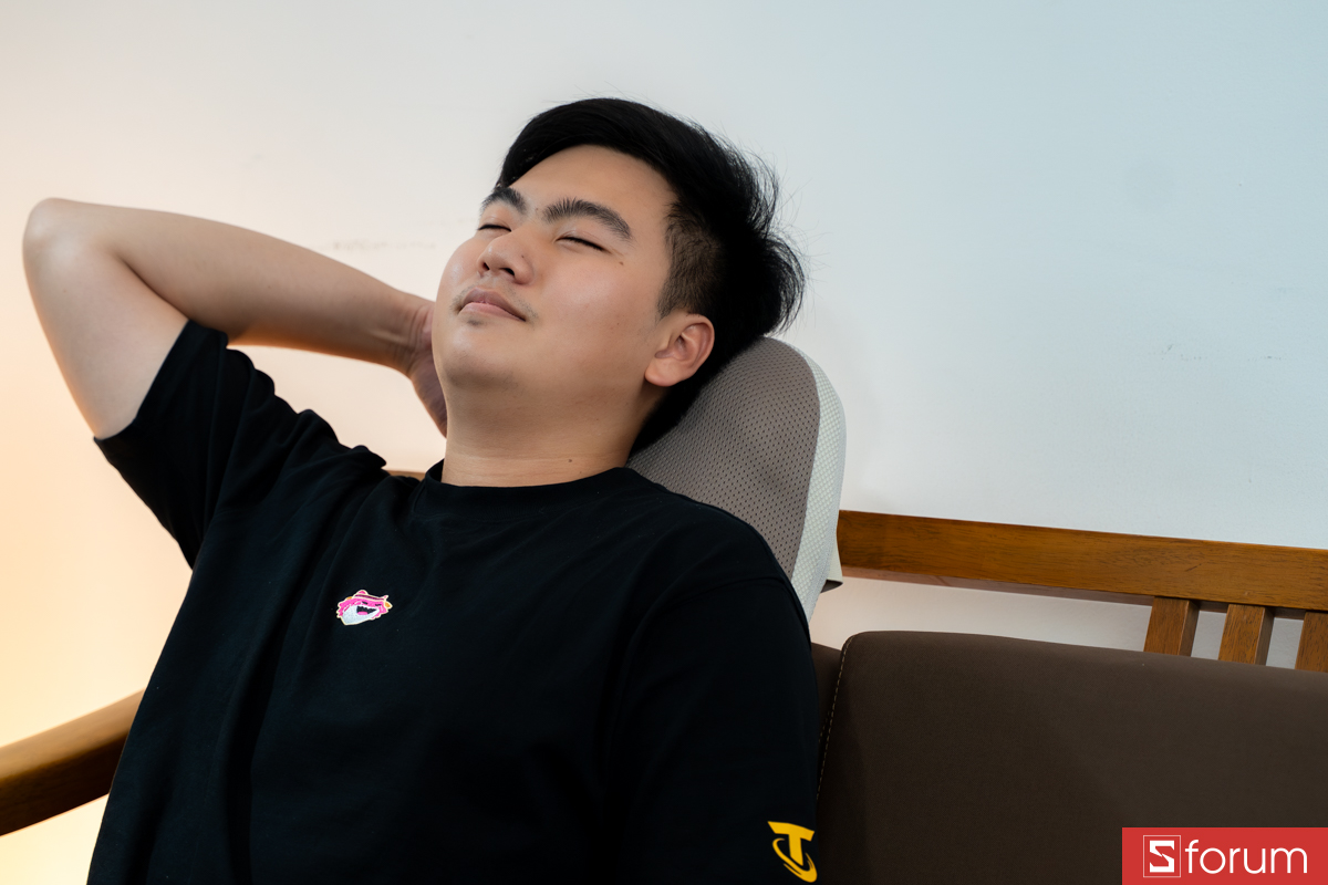 Tựa đầu trên Breo Back 2