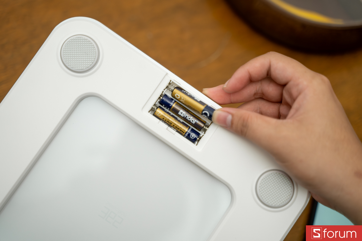 Lắp pin trên 365 Selection WS2