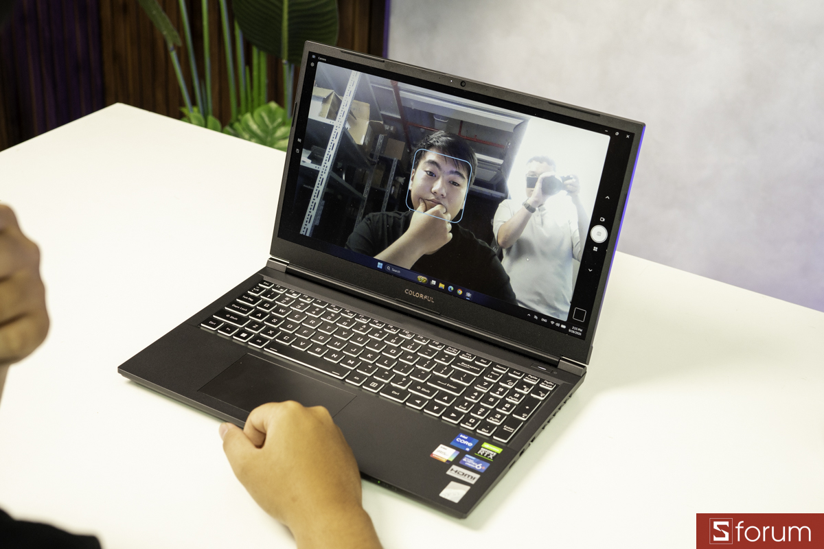 Webcam trên COLORFUL EVOL X15 XS