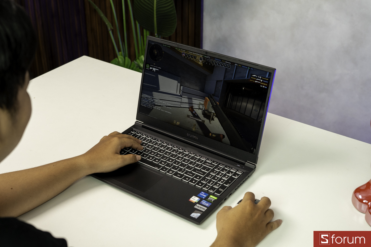 Trải nghiệm COLORFUL EVOL X15 XS