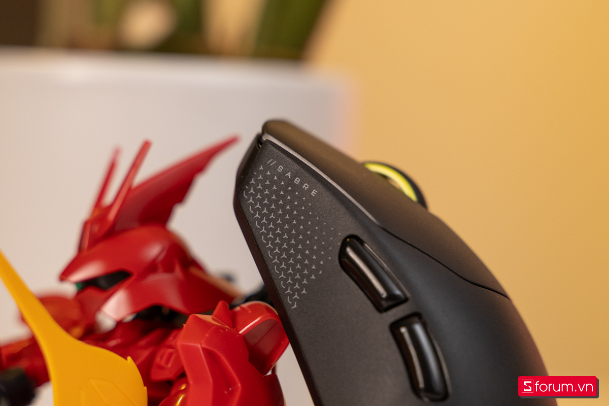 Trên tay Corsair SABRE V2 PRO