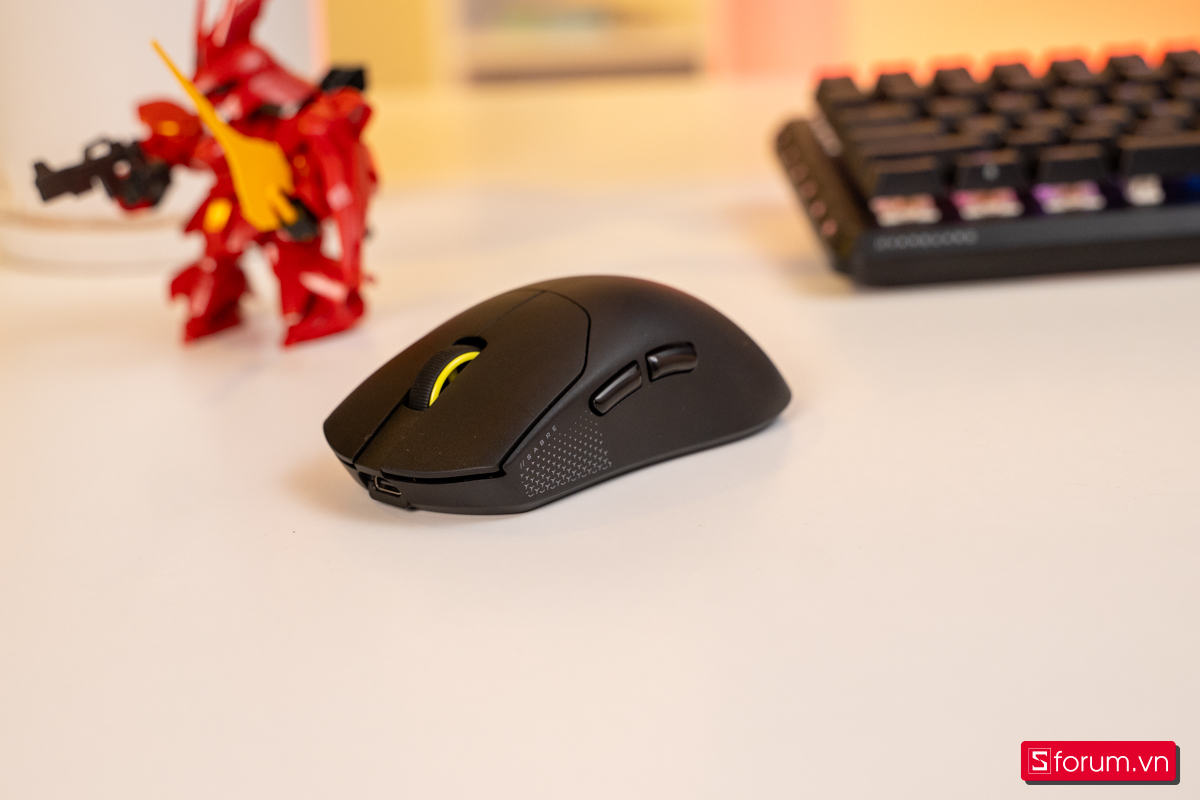 Trên tay Corsair SABRE V2 PRO