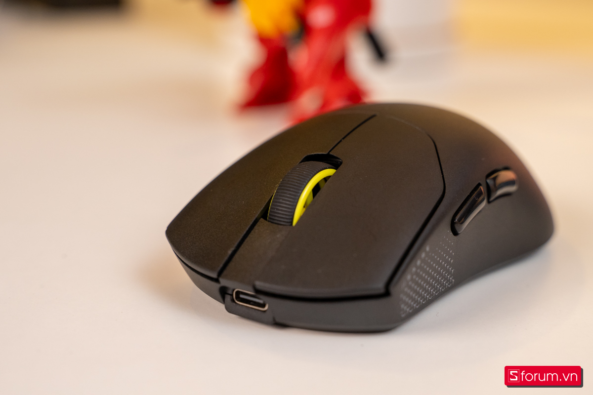 Trên tay Corsair SABRE V2 PRO