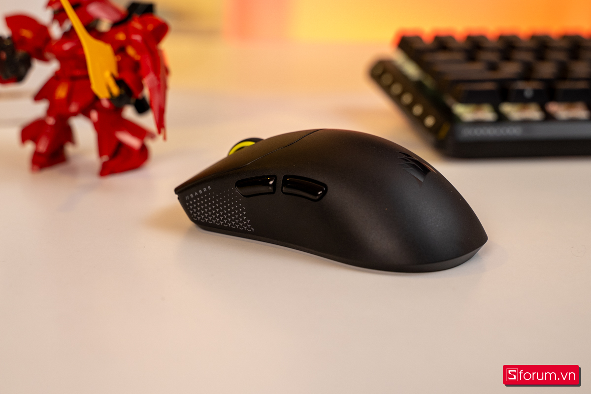 Trên tay Corsair SABRE V2 PRO