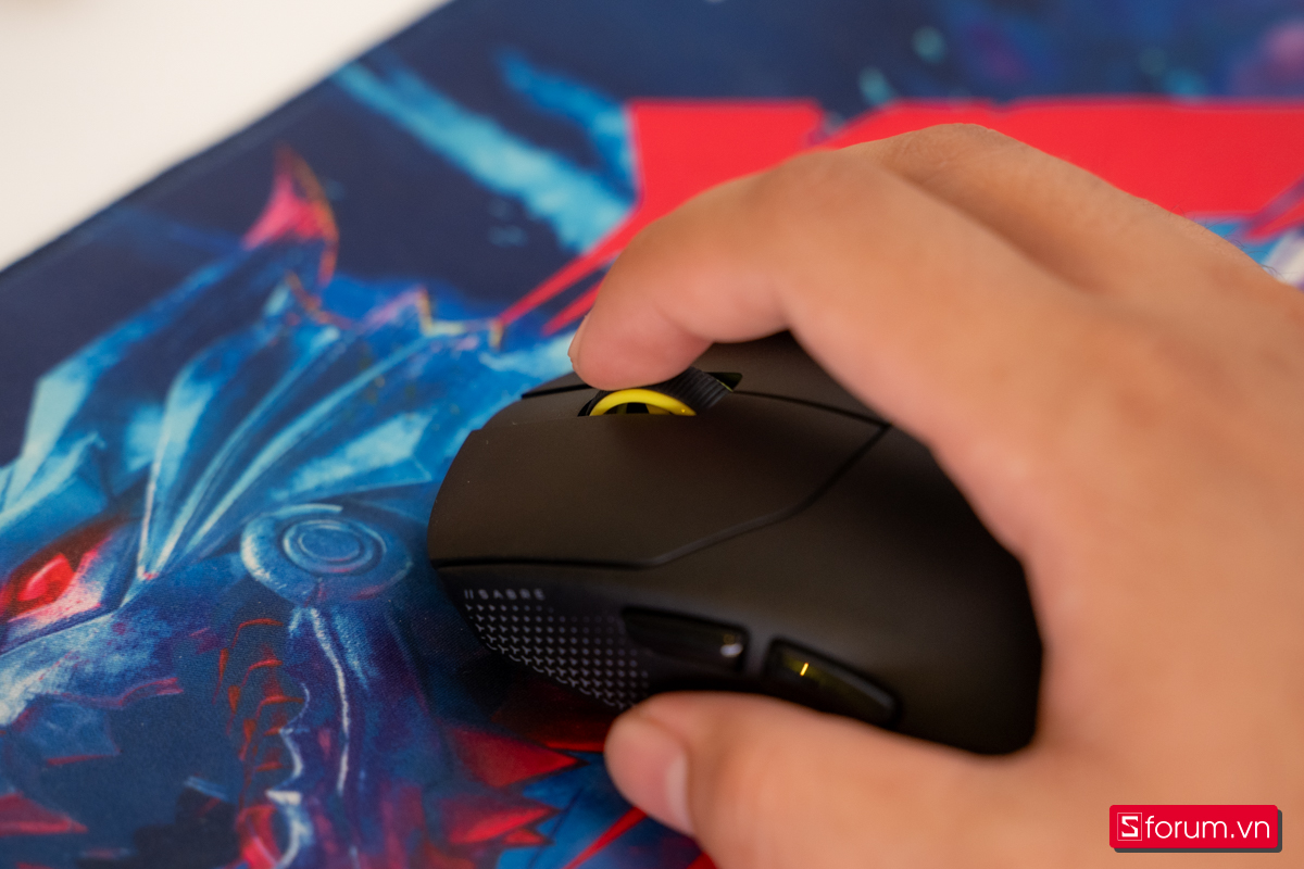 Trên tay Corsair SABRE V2 PRO