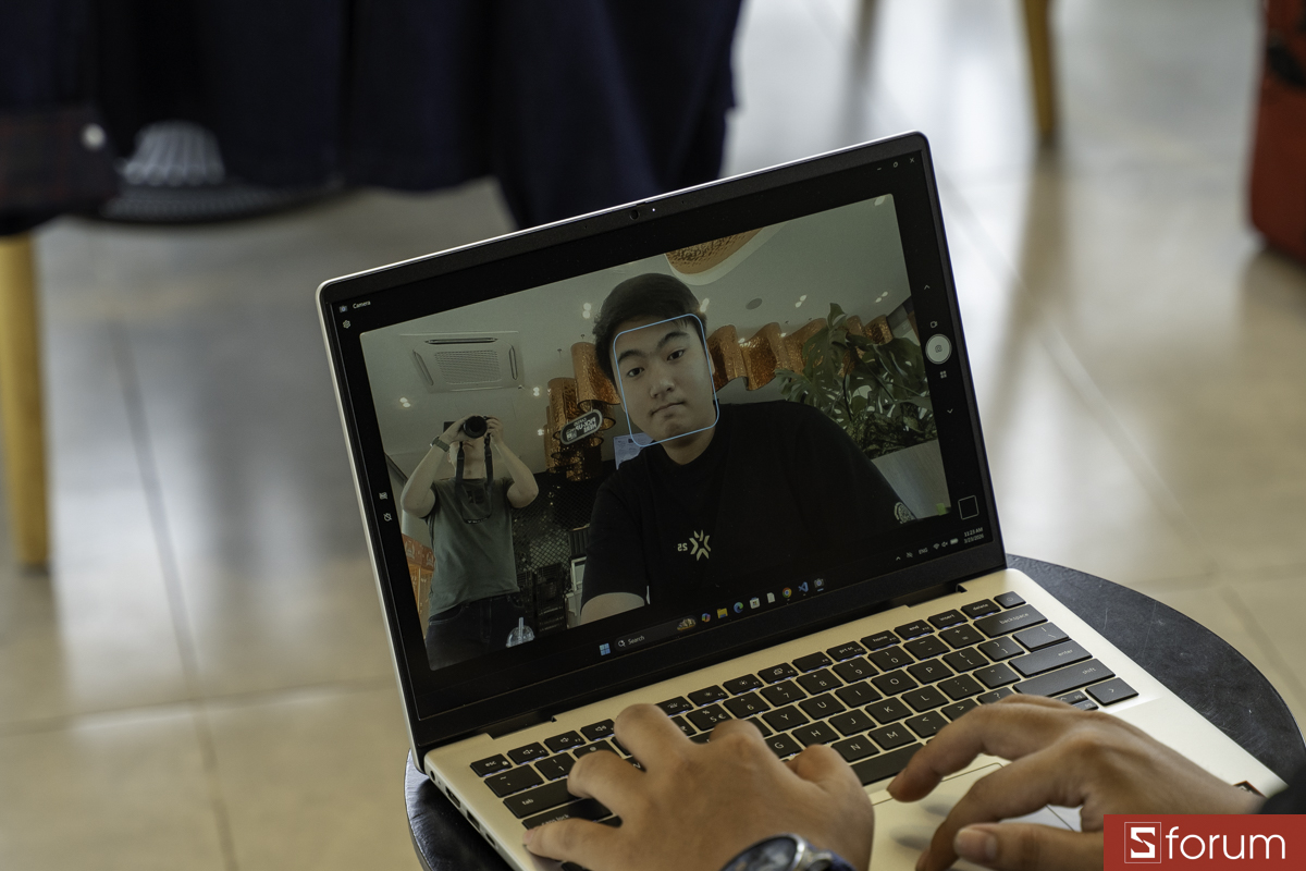 Trải nghiệm webcam trên Dell 14