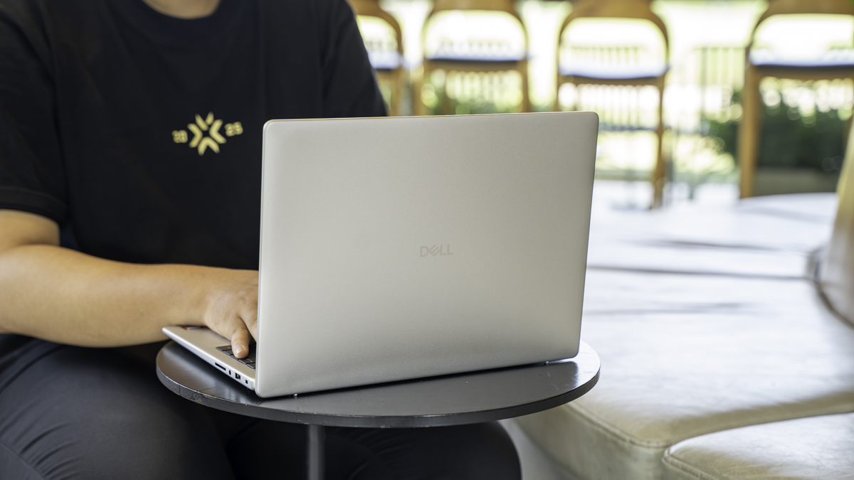 Trên tay Dell 14: Ryzen AI 7 350, màn 120Hz và Wi-Fi 7 hiếm thấy ở laptop văn phòng, giá 26.9 triệu? Trên tay Dell 14: Ryzen AI 7 350, màn 120Hz và Wi-Fi 7 hiếm thấy ở laptop văn phòng, giá 26.9 triệu?