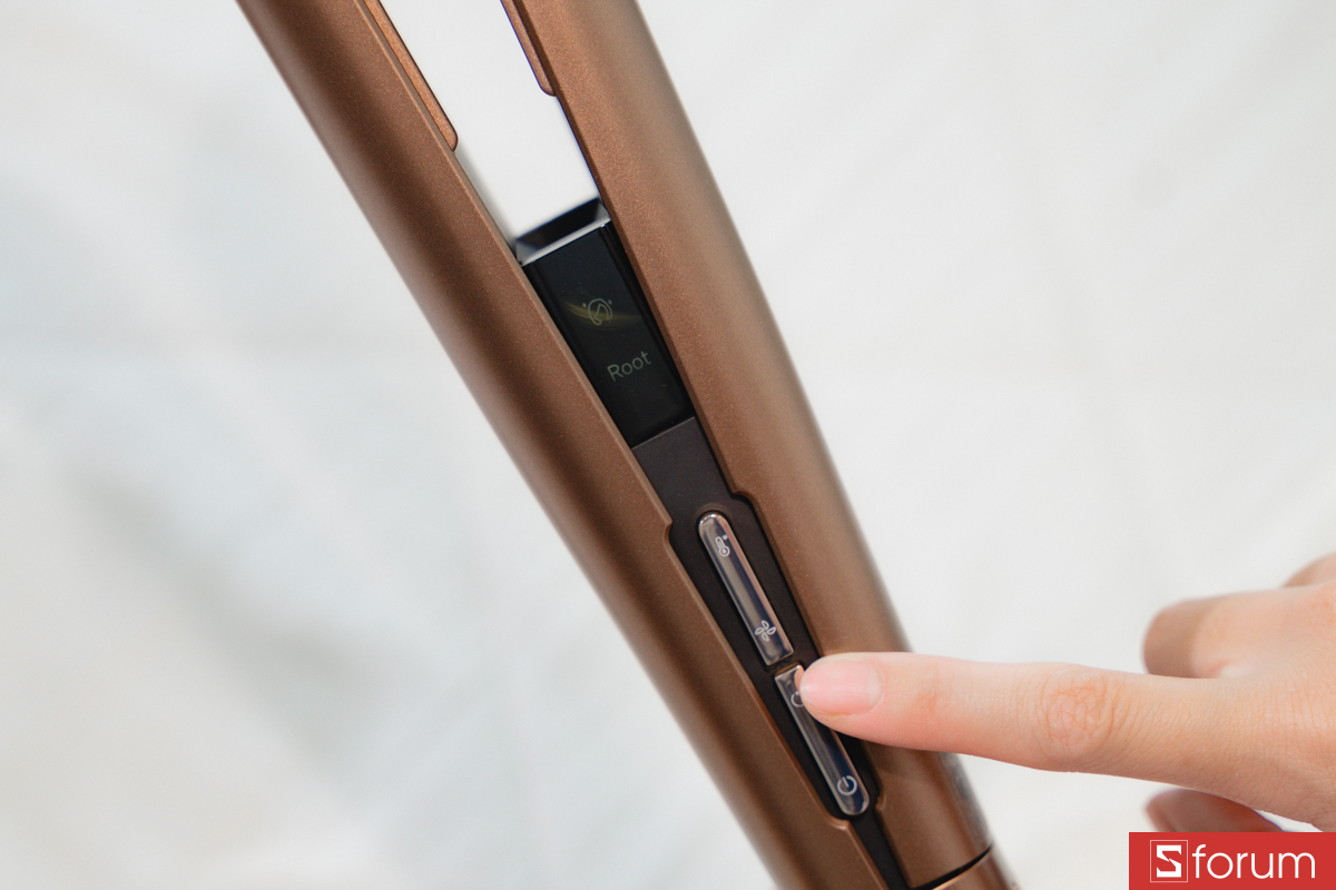 Màn hình hiển thị trên Dreame Aero Straight Hair Dryer