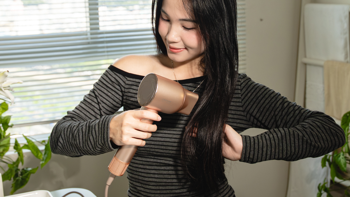 Trên tay Dreame Glory Uni Hairdryer: Đẹp đến mức muốn dùng mỗi ngày, sấy nhanh, tóc mượt hơn, giá 5.2 triệu