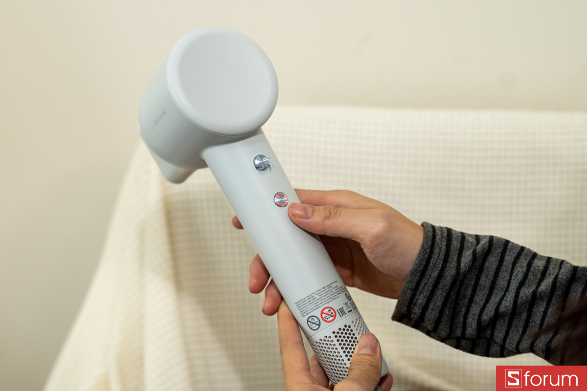 Phím bấm trên Dreame Hair Gleam Hairdryer