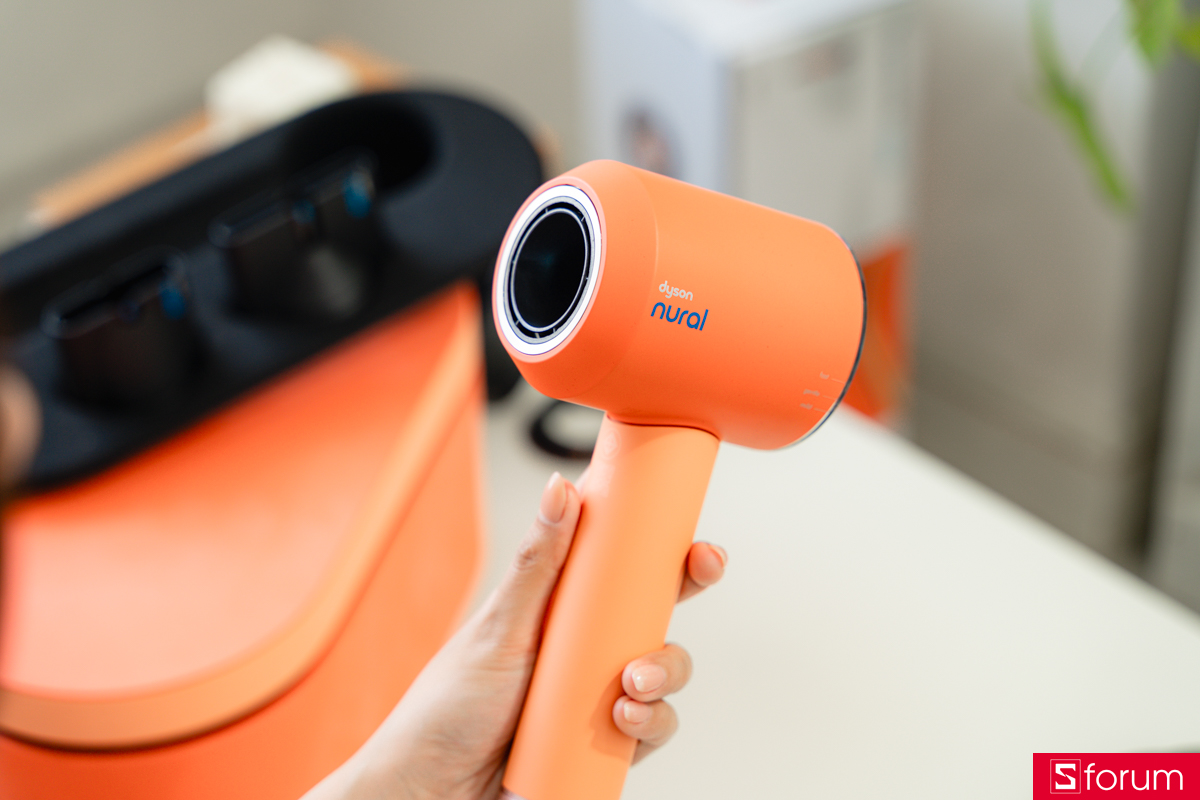 Mặt sau Dyson Supersonic Nural