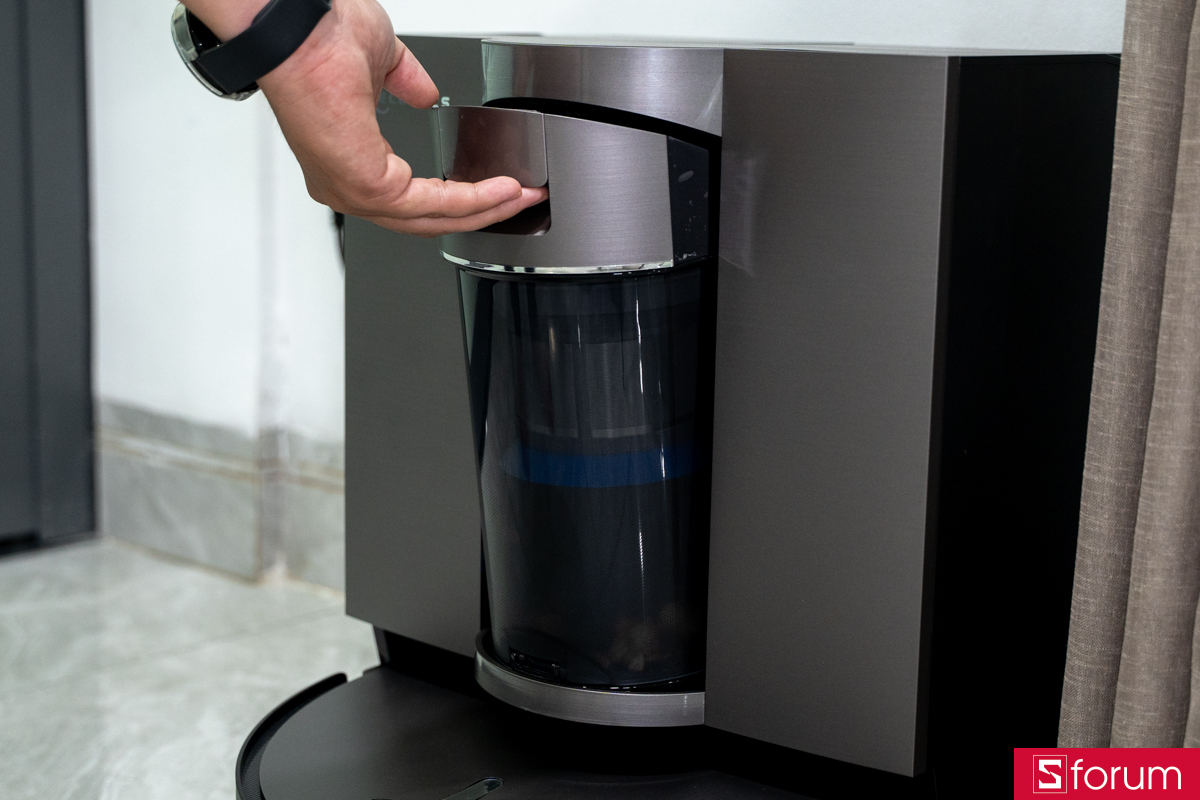 Ống hút bụi trên Ecovacs Deebot X11 Omni Cyclone